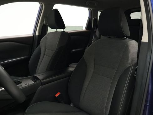 Used 2023 Nissan Rogue SV FWD image 13