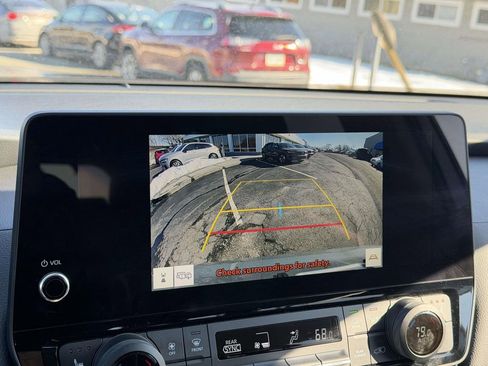 Used 2025 Toyota Grand Highlander XLE image 4