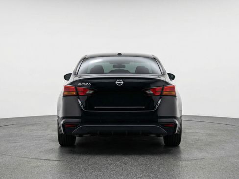 Used 2025 Nissan Altima 2.5 SV FWD image 7