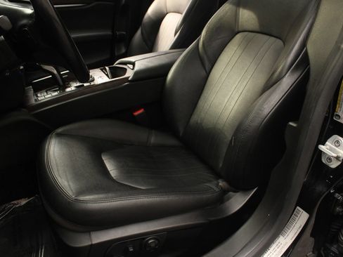 Used 2019 Maserati Ghibli S Q4 AWD/4WD image 17