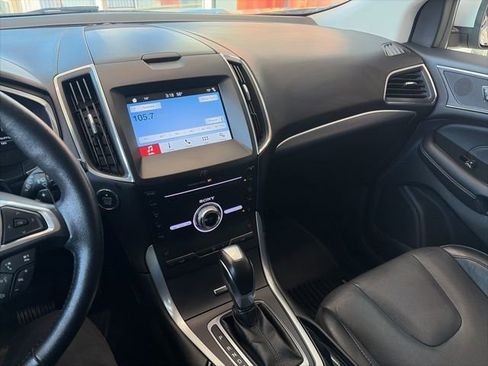 Used 2018 Ford Edge Titanium image 20