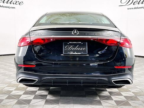 Used 2025 Mercedes-Benz E 450 4MATIC Sedan w/ MBUS Superscreen Package image 5