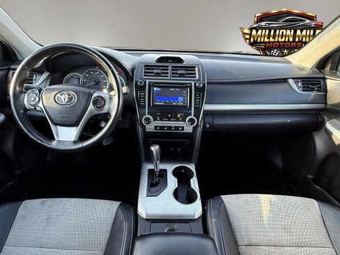 Used 2014 Toyota Camry SE FWD image 3