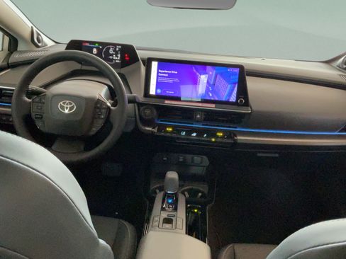 Used 2025 Toyota Prius Limited FWD image 25