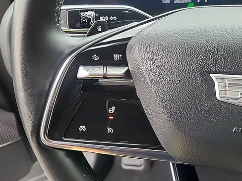 Certified 2024 Cadillac Lyriq Luxury AWD/4WD image 18