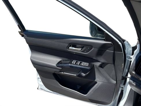 New 2026 Nissan Pathfinder Platinum AWD/4WD image 17