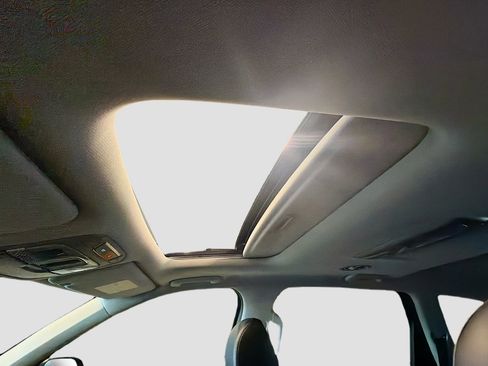 Used 2025 Kia Telluride S image 27