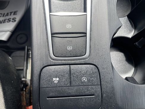 Used 2022 Ford Escape SE image 25