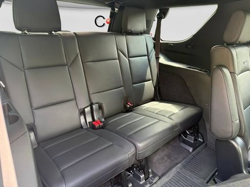 Used 2022 Cadillac Escalade Luxury AWD/4WD image 21