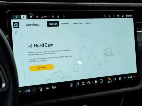 Used 2025 Rivian R1S Adventure AWD/4WD image 28