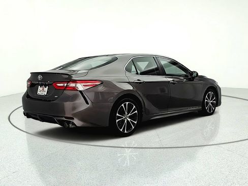 Used 2018 Toyota Camry SE FWD image 7