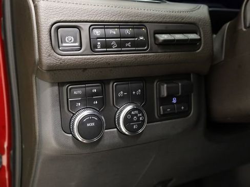 Used 2024 GMC Yukon XL Denali w/ Advanced Technology Package image 14