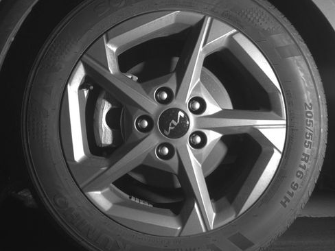 Used 2025 Kia K4 LXS image 12