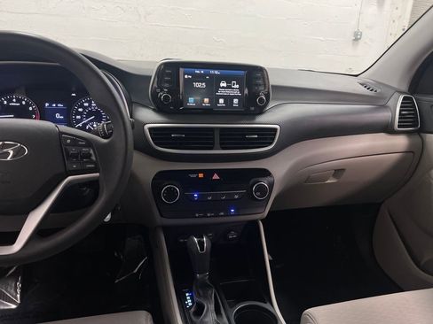 Used 2020 Hyundai Tucson SE image 19