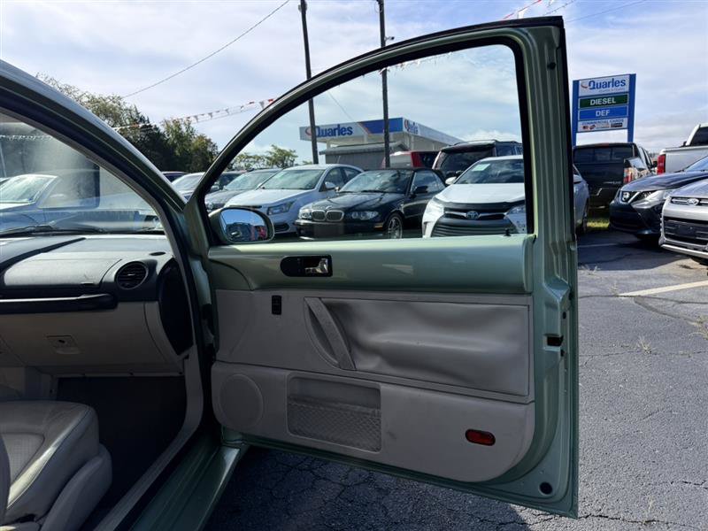 Used 2008 Volkswagen Beetle Coupe FWD image 10