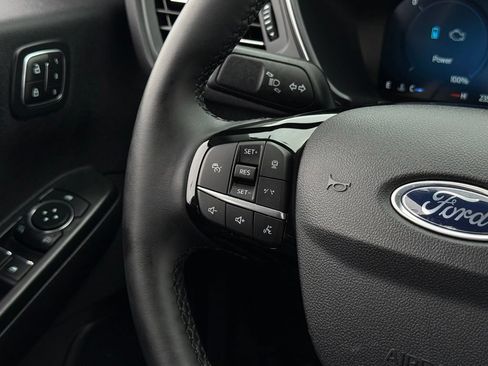 Used 2025 Ford Escape Platinum AWD/4WD image 10