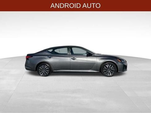 Used 2024 Nissan Altima 2.5 SV image 8