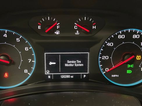 Used 2020 Chevrolet Equinox LS w/ LS Convenience Package AWD/4WD image 4