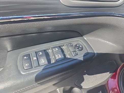 Used 2019 Jeep Grand Cherokee Limited w/ Luxury Group II AWD/4WD image 10