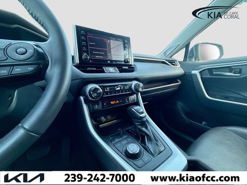 Used 2021 Toyota RAV4 Limited image 28