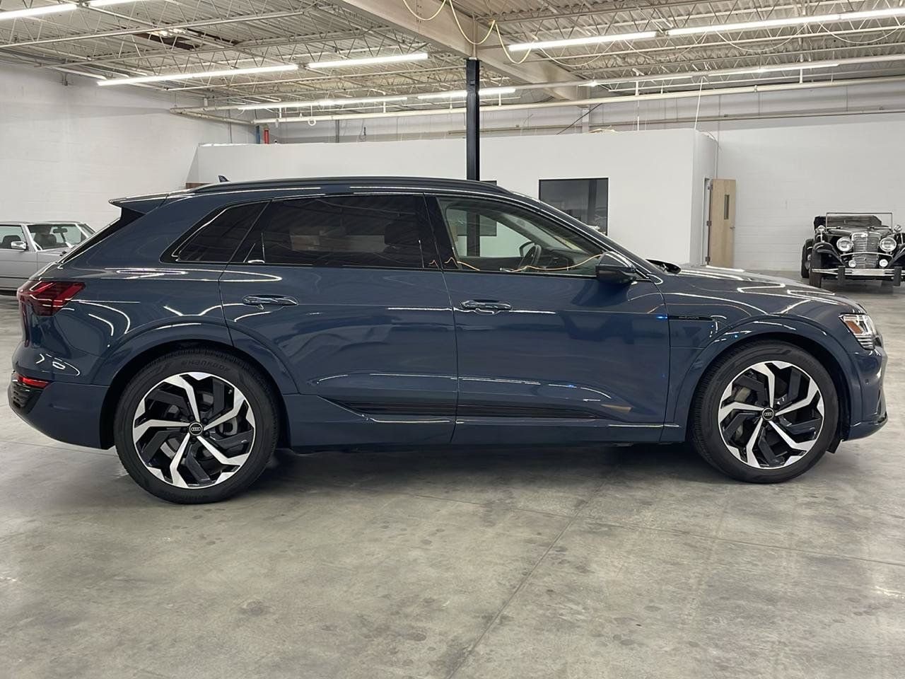 Used 2024 Audi Q8 e-tron Premium Plus w/ Premium Plus Package AWD/4WD image 8