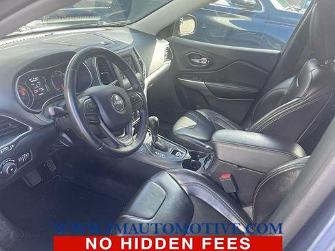 Used 2020 Jeep Cherokee Latitude Plus AWD/4WD image 2