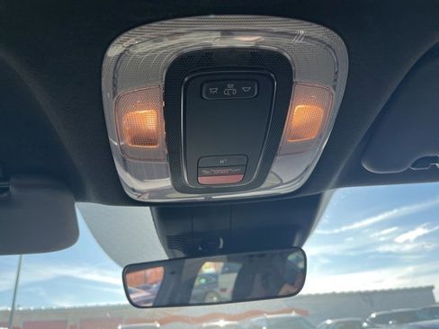 Used 2025 Hyundai Elantra SEL image 25