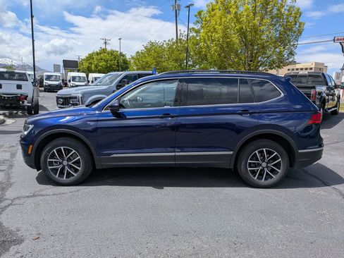 Used 2021 Volkswagen Tiguan SE w/ Panoramic Sunroof Package AWD/4WD image 9
