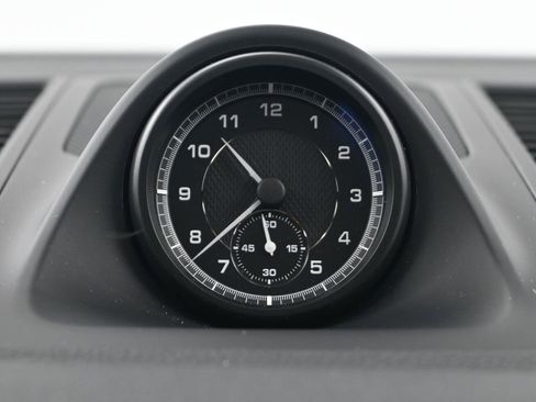 Certified 2026 Porsche Macan AWD/4WD image 12