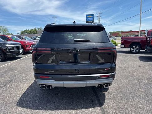 Used 2026 Chevrolet Traverse Z71 w/ LPO, Floor Liner Package AWD/4WD image 6