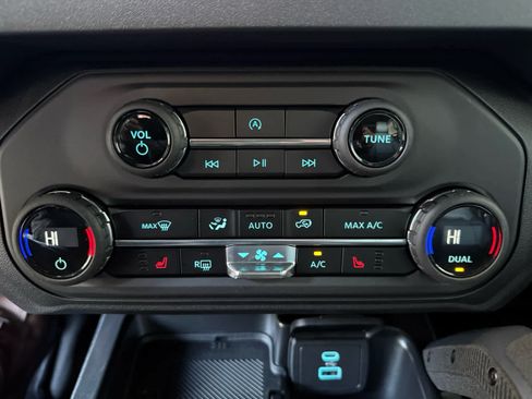 New 2025 Ford Bronco Big Bend w/ Black Diamond Package image 16