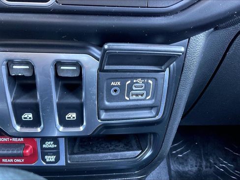 Used 2022 Jeep Wrangler Rubicon w/ LED Lighting Group AWD/4WD image 21