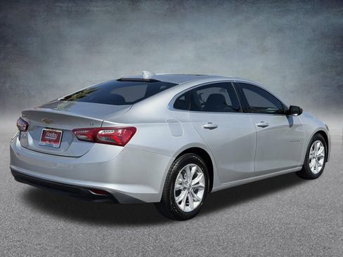 Used 2021 Chevrolet Malibu LT FWD image 3
