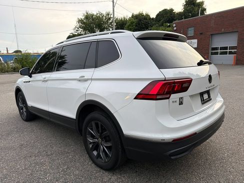 Used 2022 Volkswagen Tiguan SE w/ Panoramic Sunroof Package AWD/4WD image 4