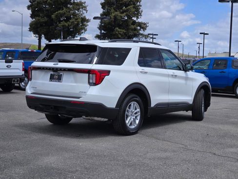 New 2026 Ford Explorer Active AWD/4WD image 4