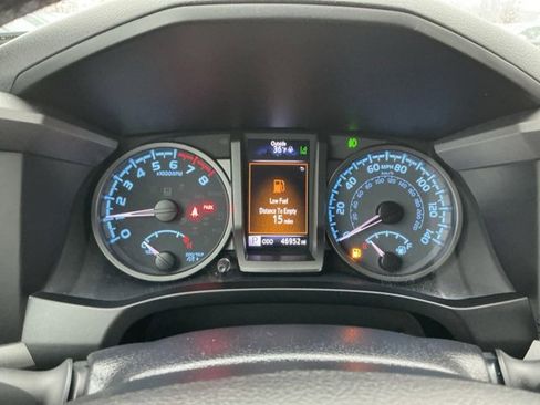 Used 2021 Toyota Tacoma TRD Off-Road image 16