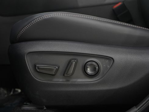 Used 2025 Toyota RAV4 Limited image 22