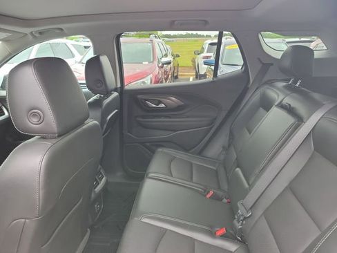 Used 2022 GMC Terrain SLT w/ Infotainment Package II FWD image 11