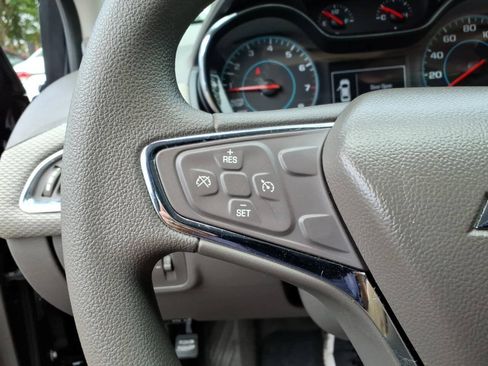 Used 2017 Chevrolet Cruze LT w/ Convenience Package FWD image 27