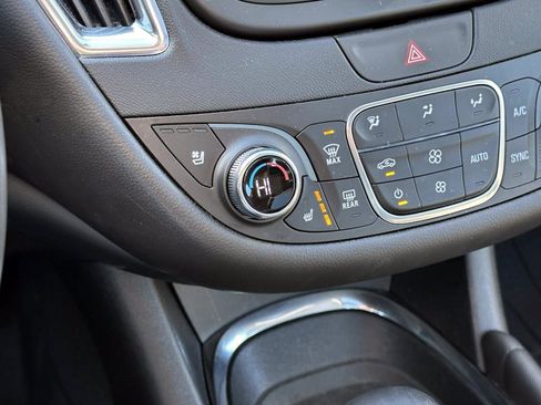 Used 2022 Chevrolet Malibu Premier image 29