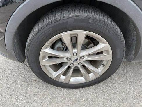 Used 2018 Ford Explorer XLT w/ Equipment Group 202A image 8