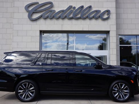 Used 2024 Cadillac Escalade ESV Sport Platinum w/ LPO, Floor Liner Package image 3