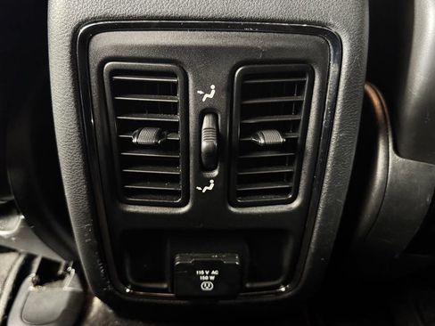 Used 2018 Jeep Grand Cherokee Altitude AWD/4WD image 30