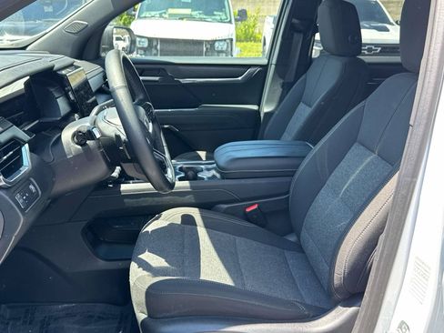 Used 2025 GMC Acadia Elevation FWD image 15