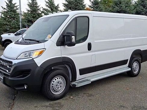 Used 2025 RAM ProMaster 2500 w/ U-Haul Equipment Group image 4