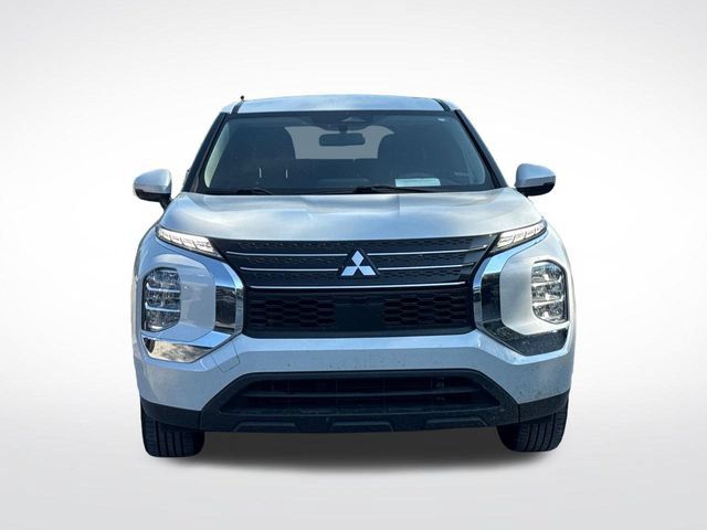 Used 2022 Mitsubishi Outlander ES FWD image 9