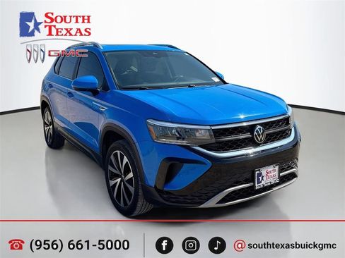 Used 2023 Volkswagen Taos SE w/ Panoramic Sunroof Package FWD image 1
