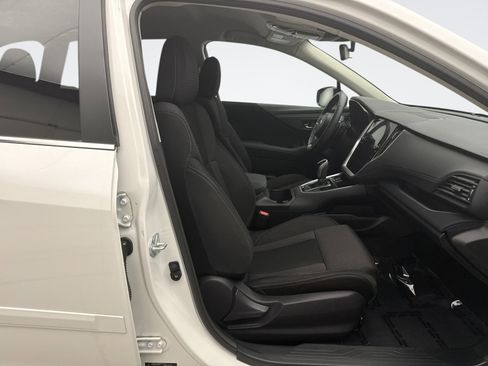 Used 2025 Subaru Outback Premium AWD/4WD image 16