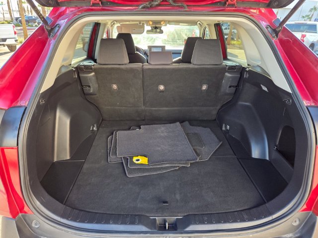 Used 2019 Toyota RAV4 LE w/ Carpet Mat Package FWD image 13