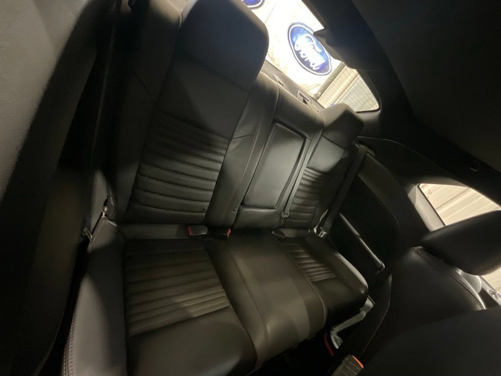 Used 2014 Dodge Challenger R/T RWD image 18